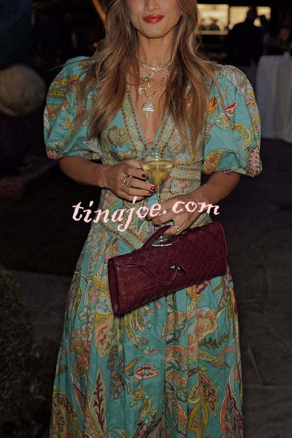 Stijlvolle Linnenmix Vakantiejurk met Uniek Patroon, Knopen, Pofmouwen en Praktische Zakken – Maxi Lengte.